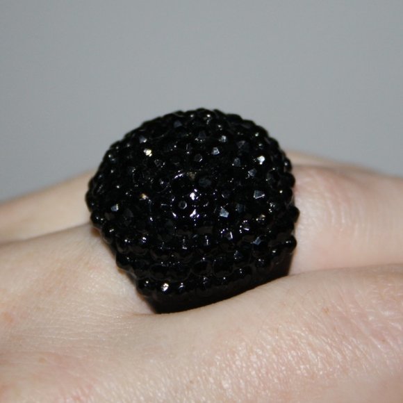 Vintagejelyfish Jewelry - Black rhinestone dome ring size 7